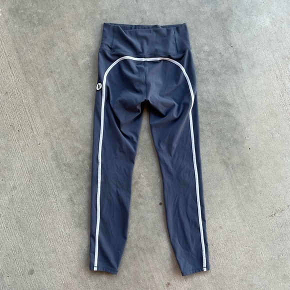Vuori Track Leggings in a blue-gray color - Picture 6 of 8